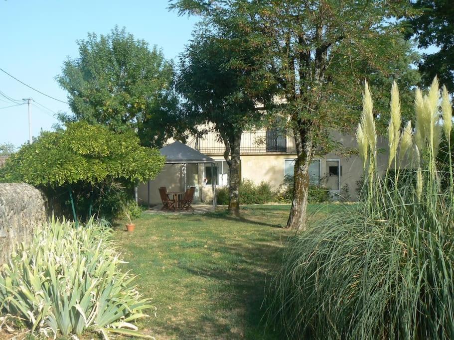 Maison Calme Au Coeur Des Vignes Sainte-Colombe  Exterior photo